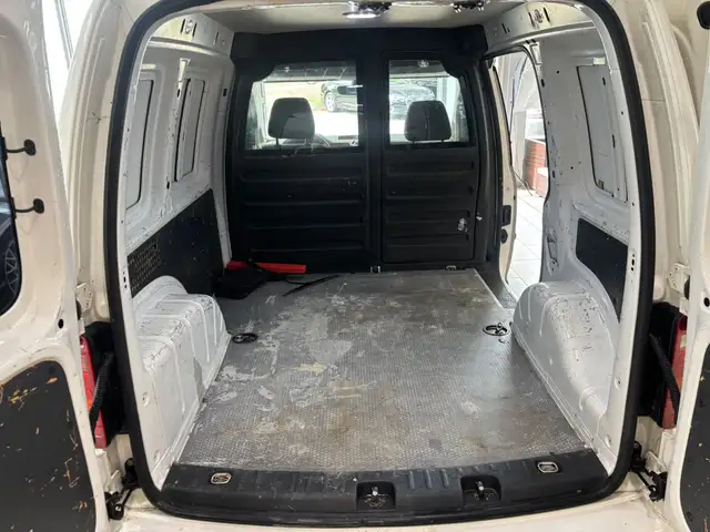 Volkswagen Caddy view 9