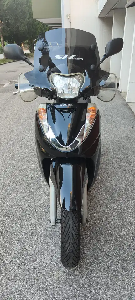Honda SH 300