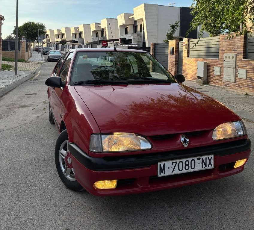 Renault R 19 1.8 RT - foto 1