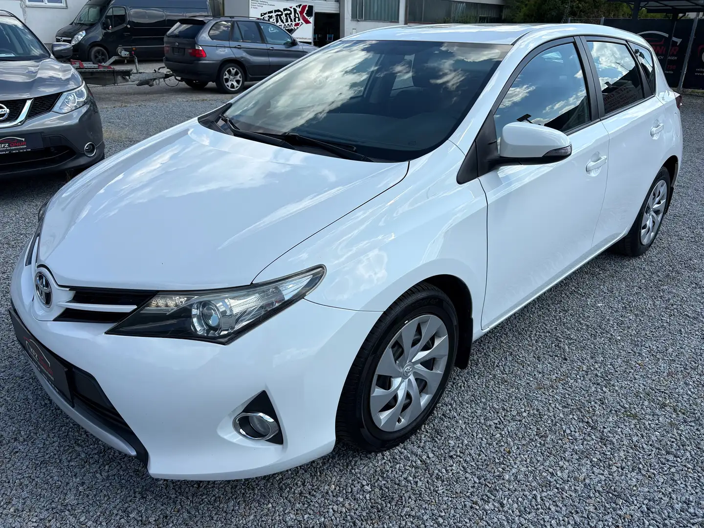 Toyota Auris Auris 1,33 dVVT*NEUWERTIG*TOP ZUSTAND Weiß - 2