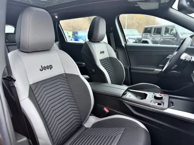 Jeep Compass view 11
