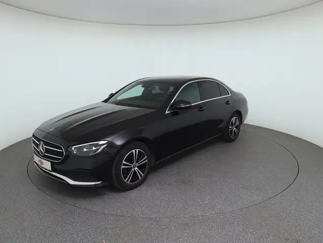 Mercedes-Benz E 220 d Aut. CARPLAY+AHK+LED+LEDER+NAVI+RFK+LM