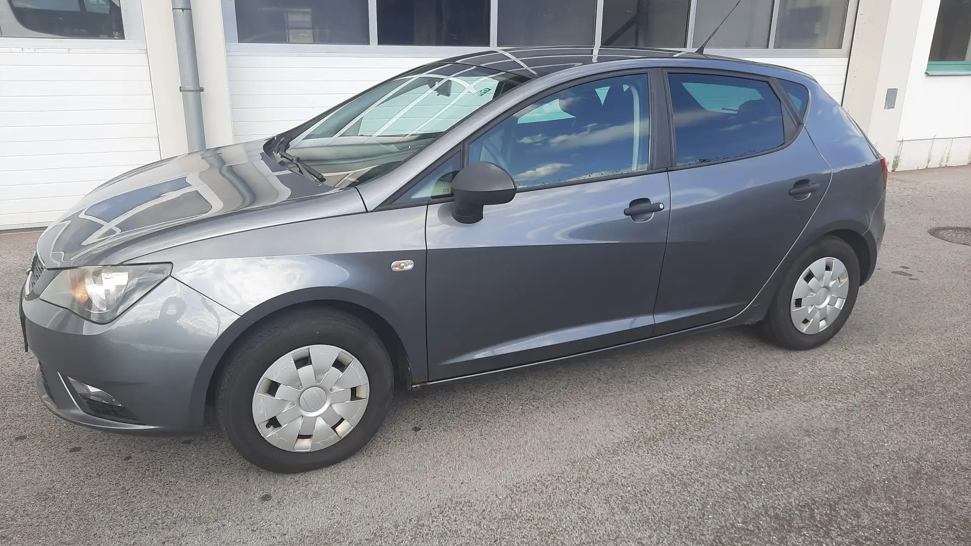 SEAT Ibiza Ibiza Chili 1,2 Chili Grau - 1