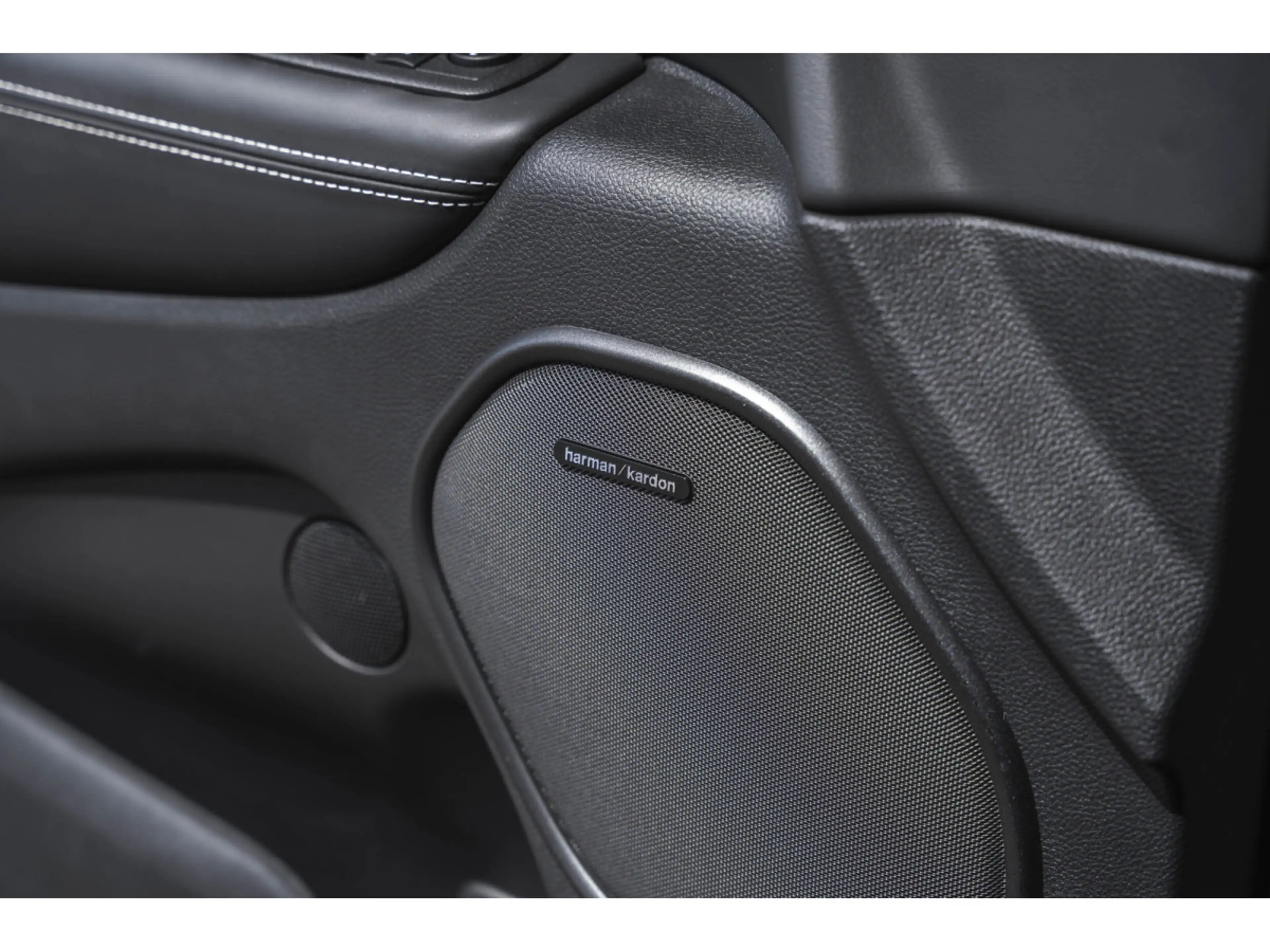 Dodge Durango SRT HELLCAT - 6 Places - Harman Kardon - Black Pac — photo 13