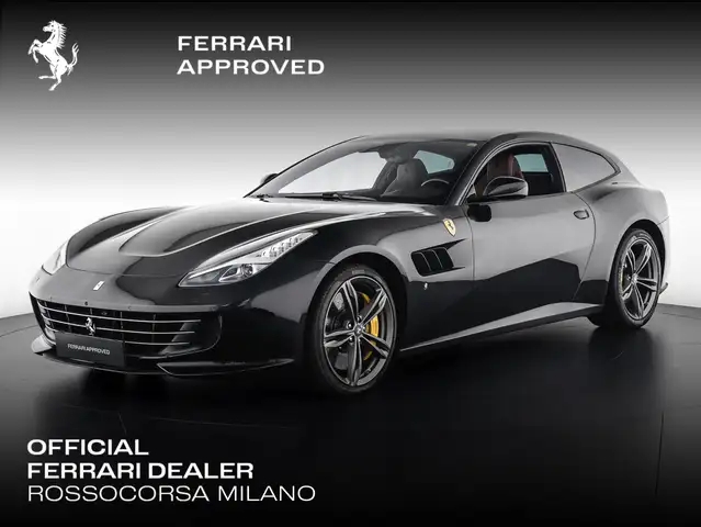 Ferrari GTC4 Lusso V12