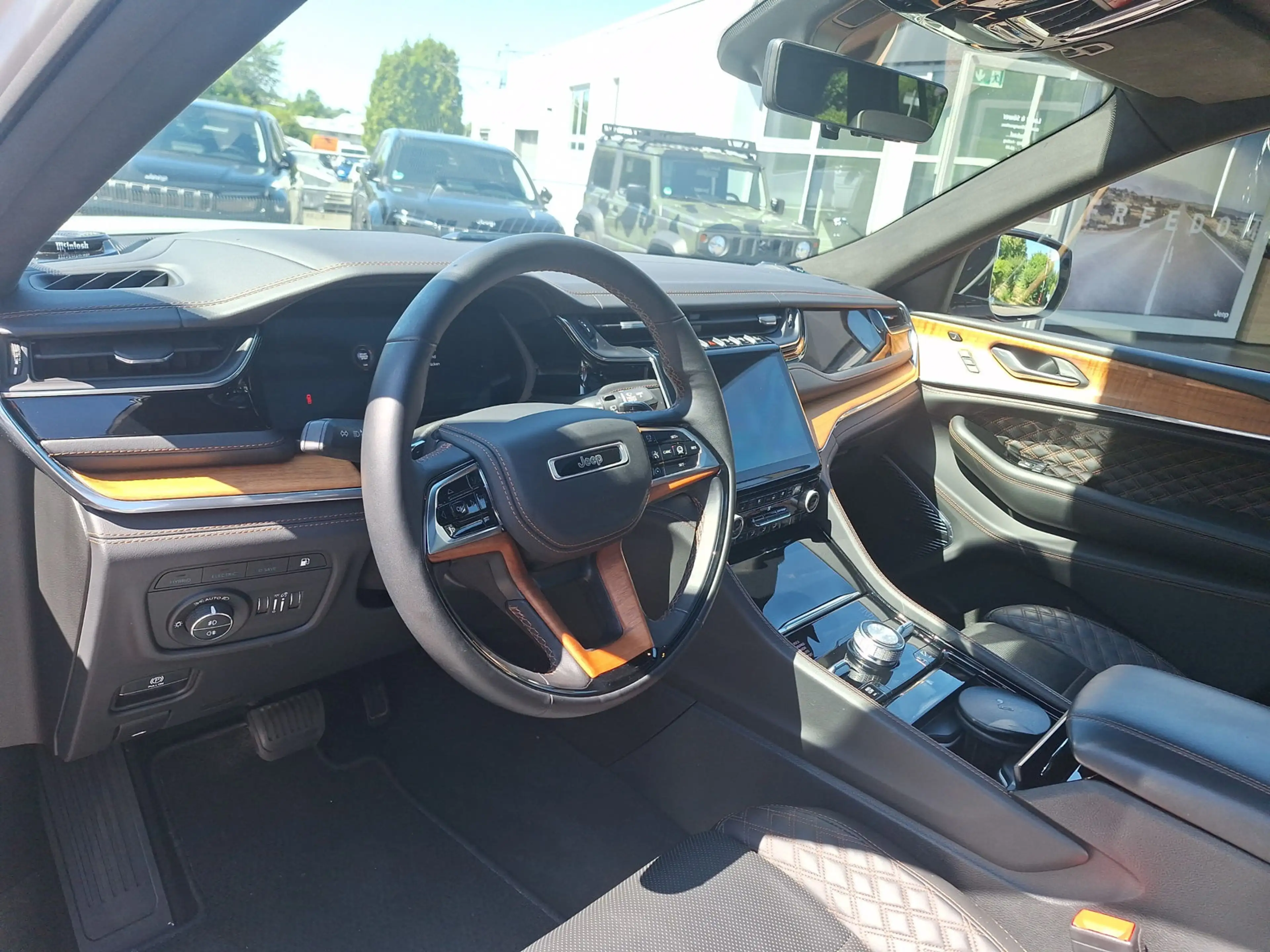 Jeep Grand Cherokee Summit Reserve — photo 8