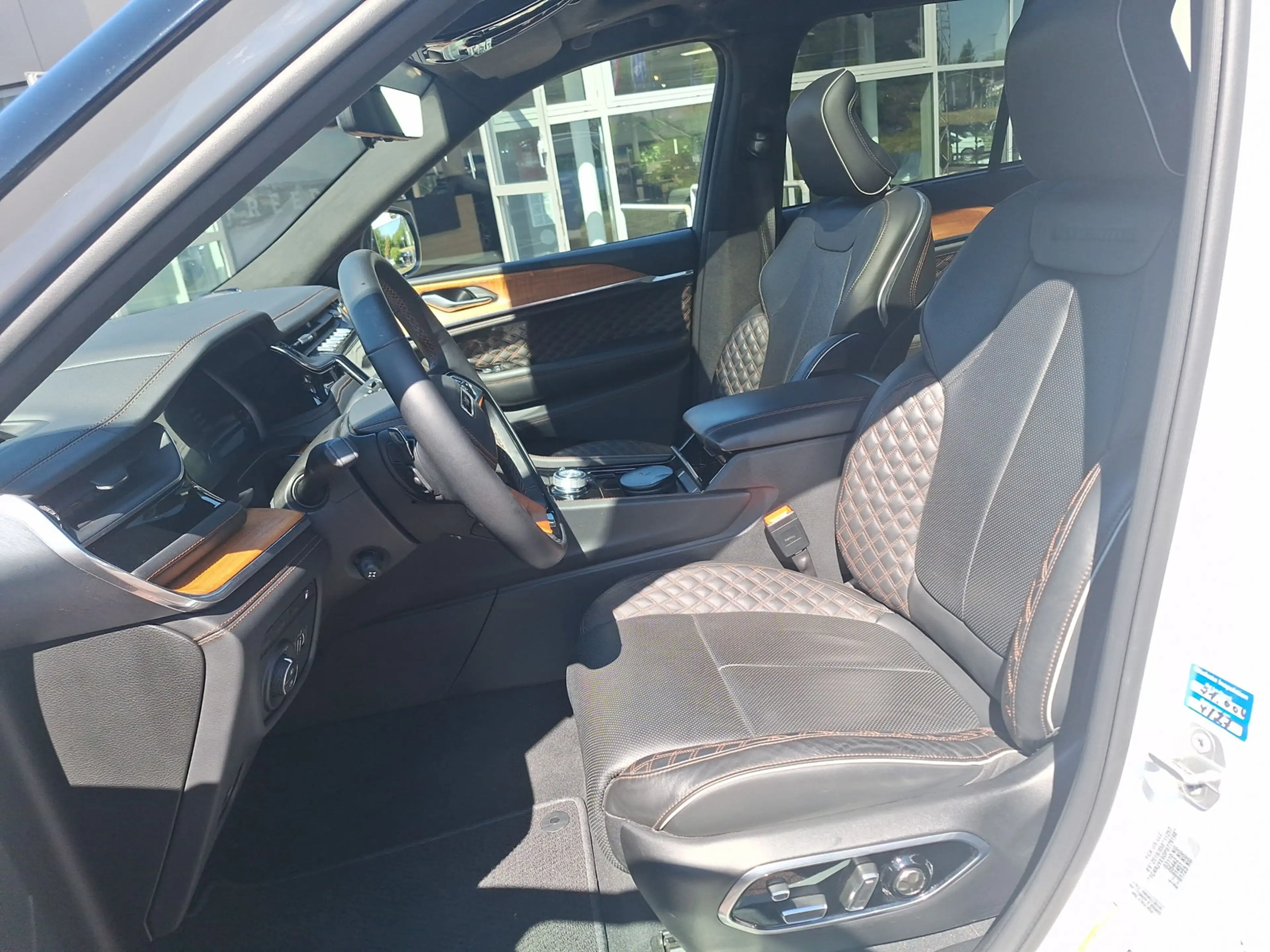 Jeep Grand Cherokee Summit Reserve — photo 7