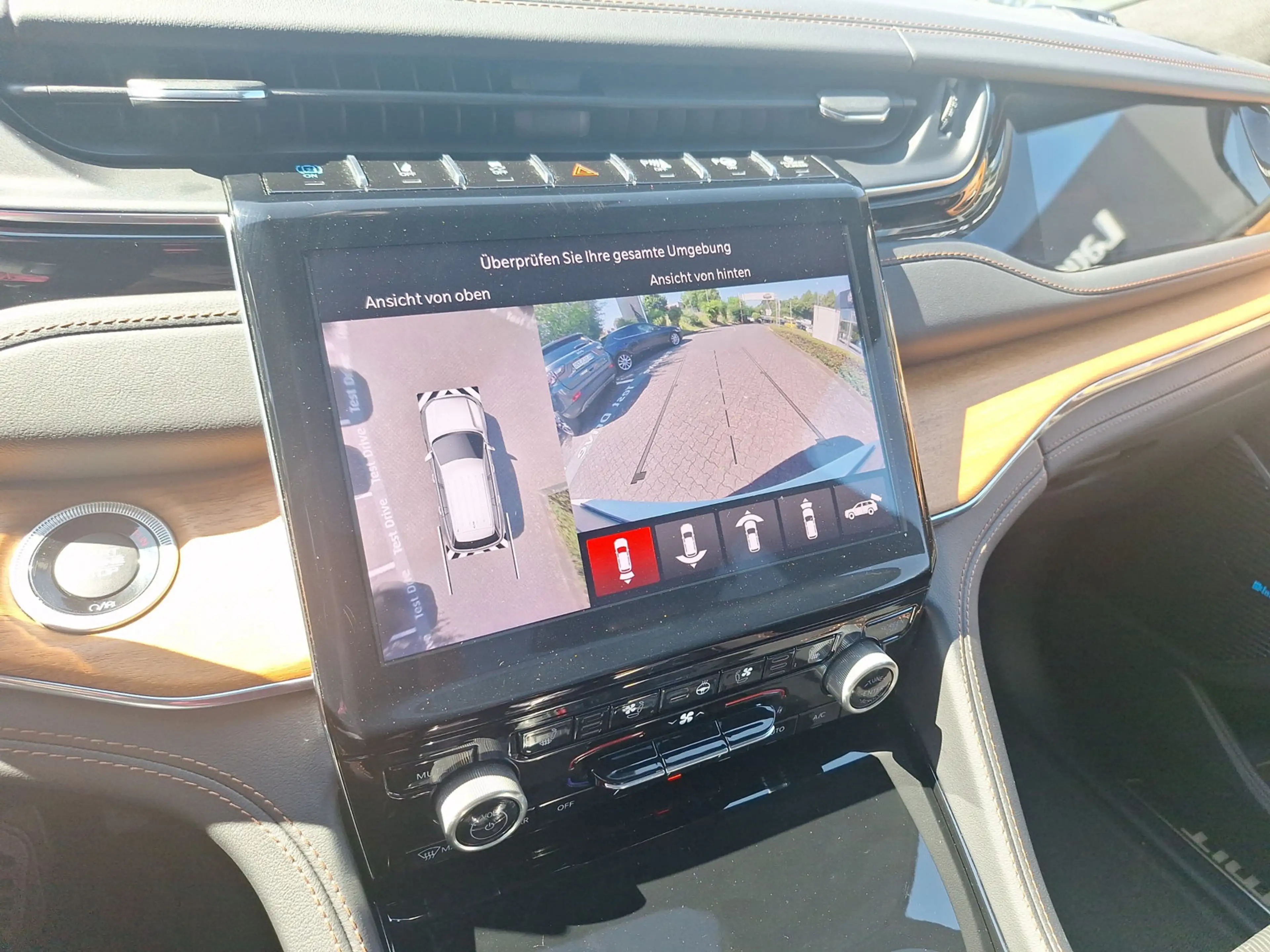 Jeep Grand Cherokee Summit Reserve — photo 13