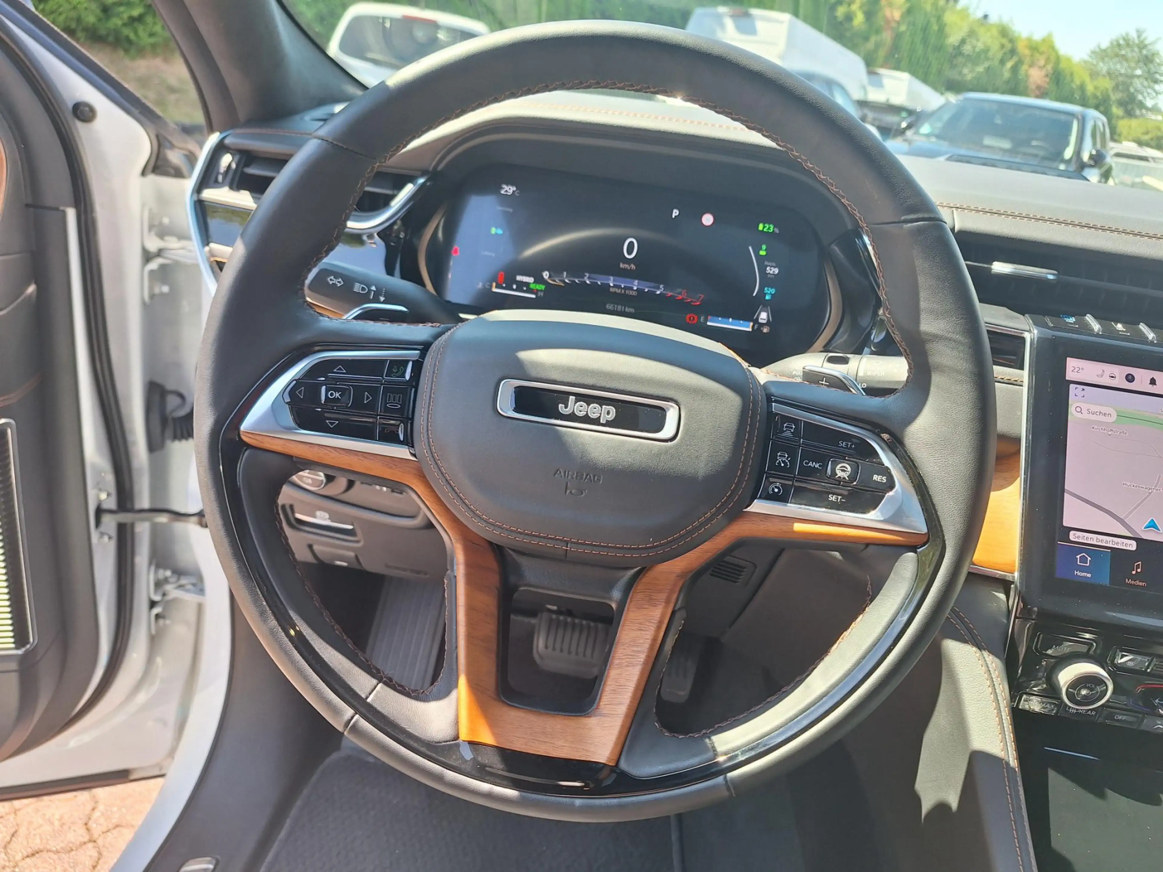 Jeep Grand Cherokee Summit Reserve — photo 10