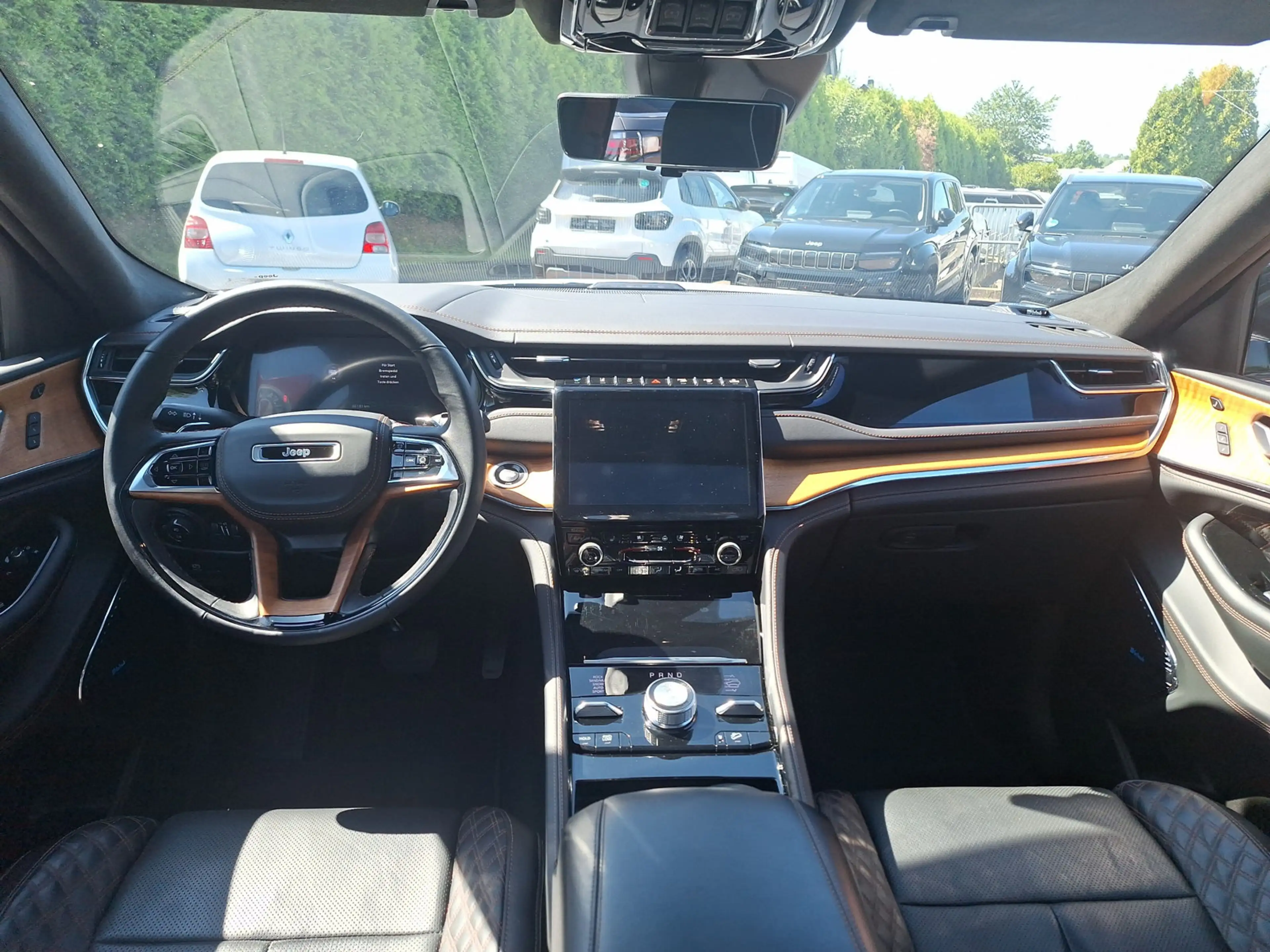 Jeep Grand Cherokee Summit Reserve — photo 9