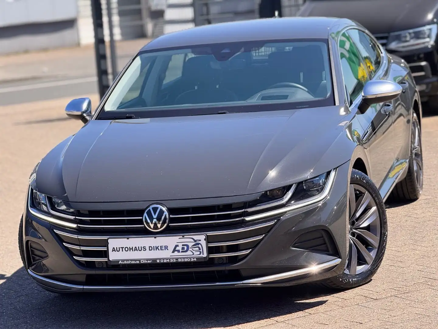 Volkswagen Arteon 2.0 TDI DSG Elegance Gris - 1