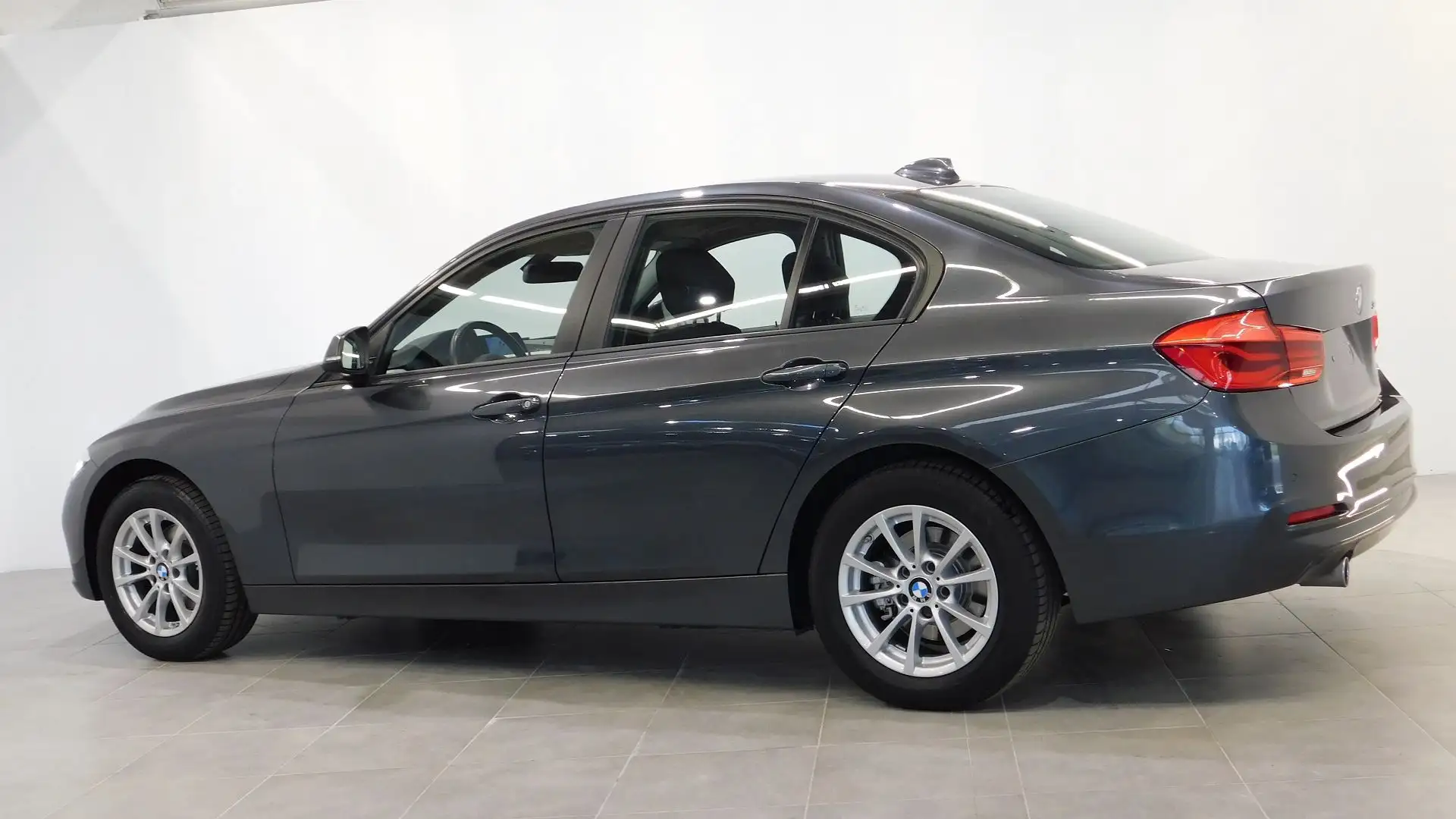 BMW 316 (F30) 316DA 116CH LOUNGE - 2