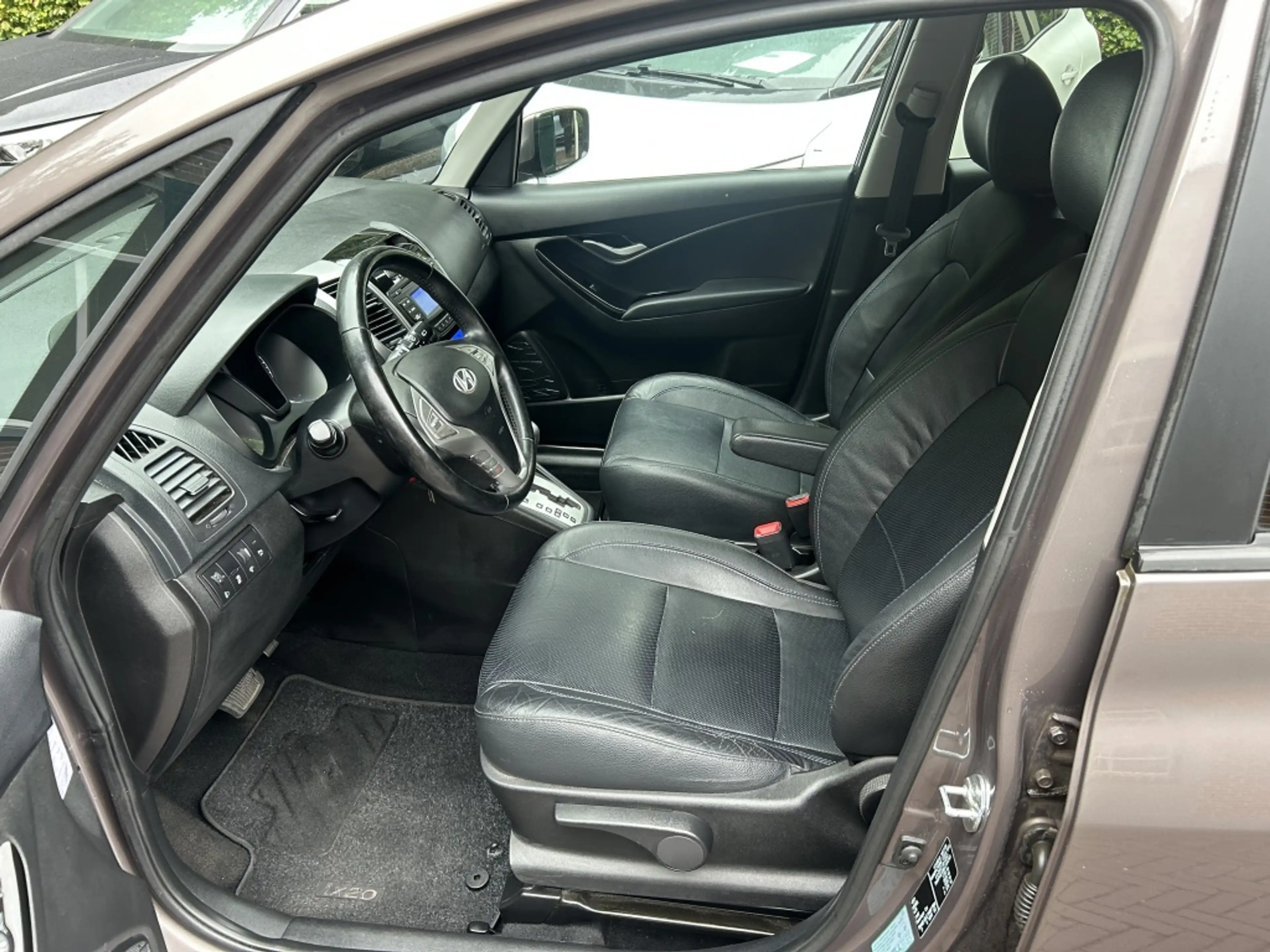 Hyundai iX20 1.6i Automaat Leder, Stoelverw., Trekhaak, Dealero — photo 22