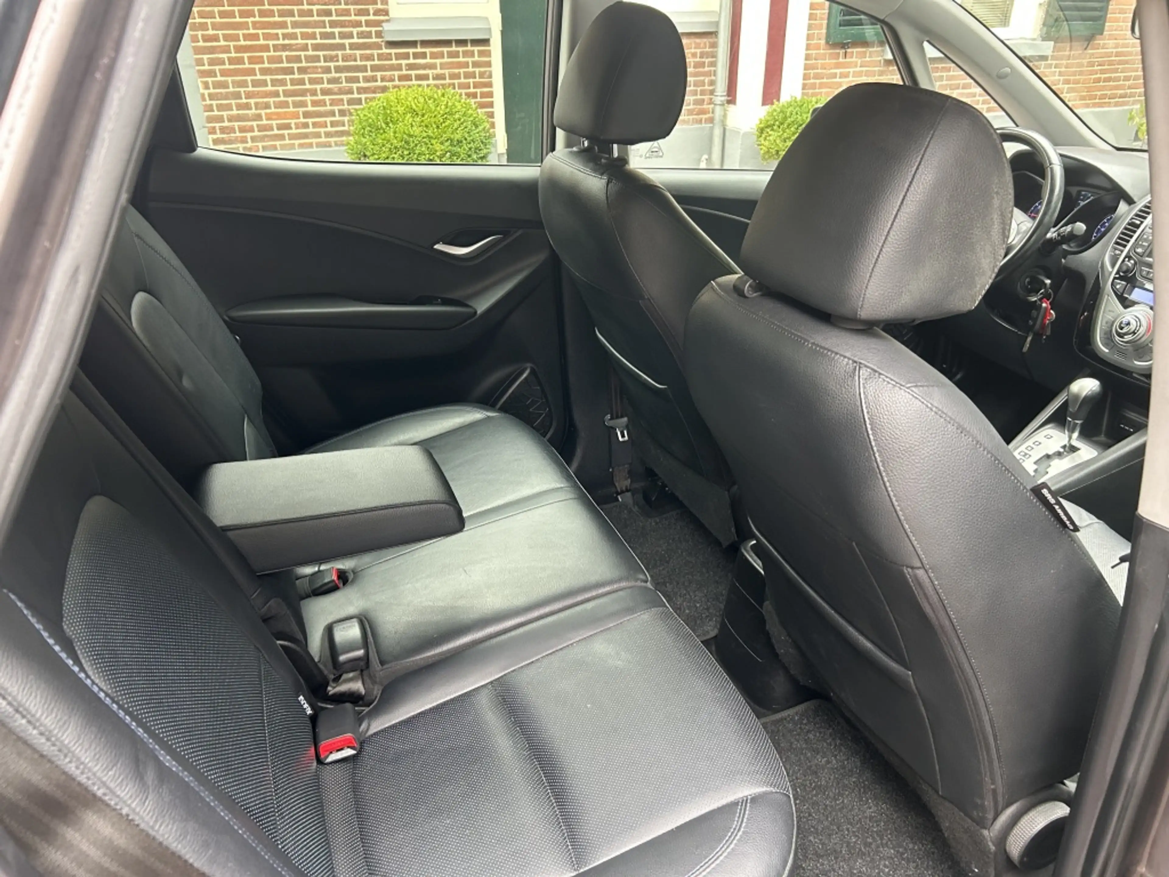 Hyundai iX20 1.6i Automaat Leder, Stoelverw., Trekhaak, Dealero — photo 19
