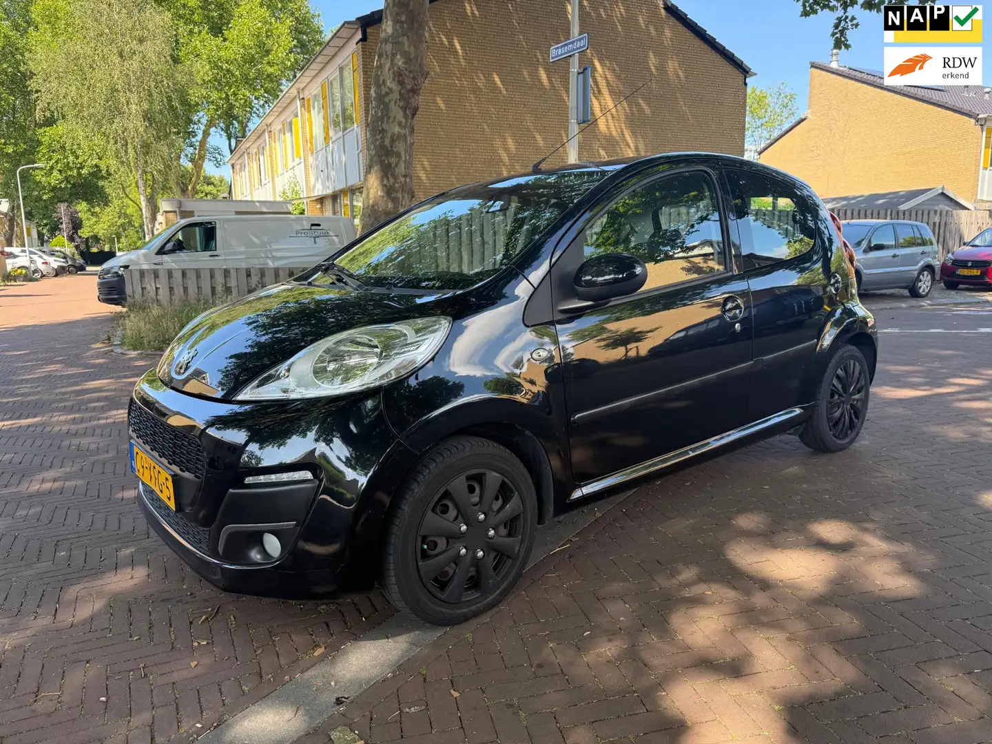 Peugeot 107 Airco / Nieuw APK / 72.000 NAP / Bouwjaar 2012 Negro - 1