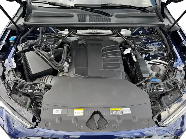 Audi Q5 view 12
