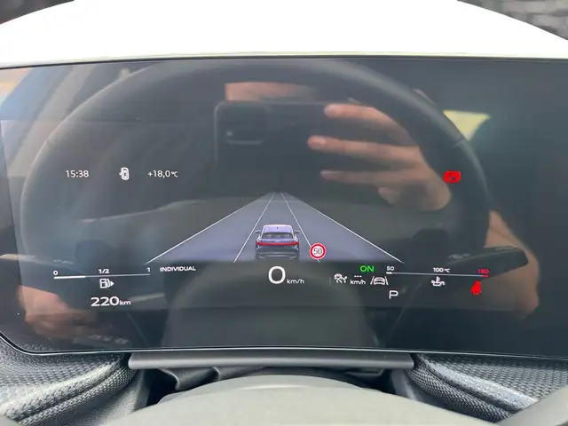 Audi Q5 view 9