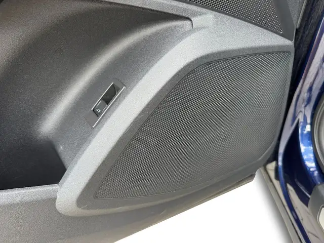 Audi Q5 view 11
