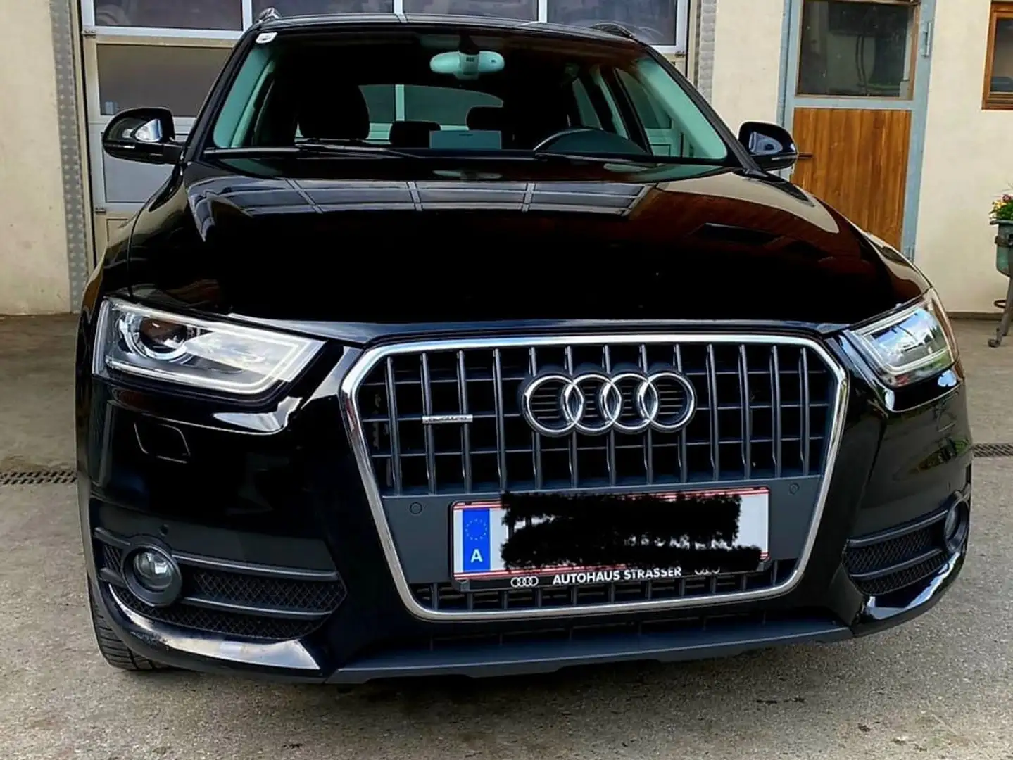 Audi Q3 2,0 TDI quattro Daylight Schwarz - 1
