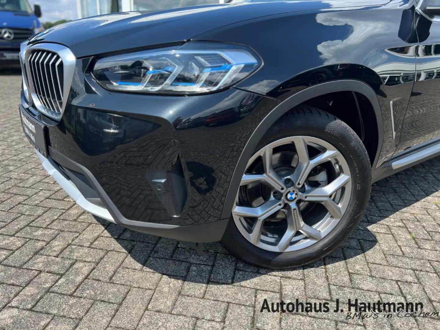 BMW X3 xDrive 20 d +AHK+LASER+HUP+H&K+PANO+ Noir - 2