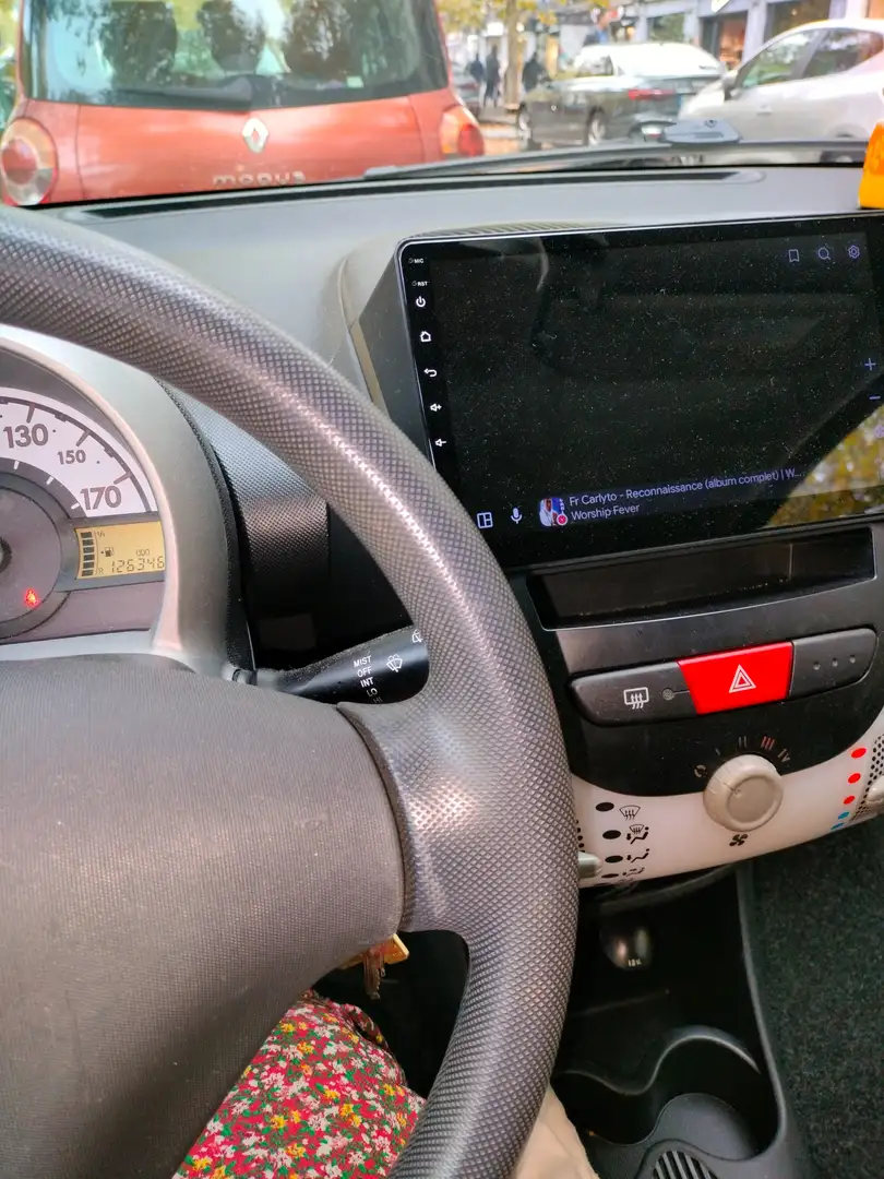 Peugeot 107 107 1.0i Access Geel - 2