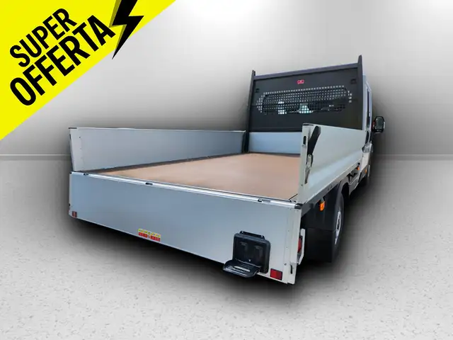 Opel Movano view 8