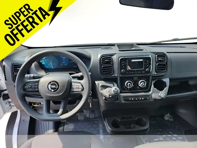 Opel Movano view 10