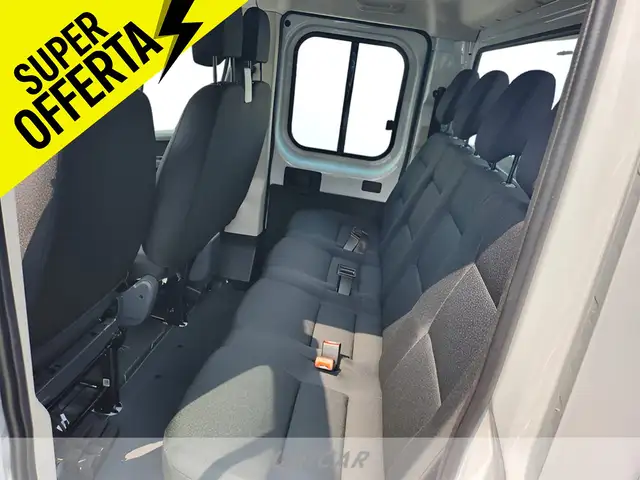 Opel Movano view 13