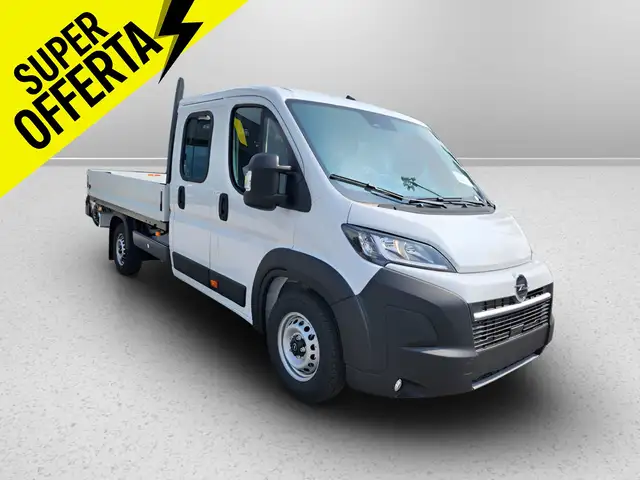 Opel Movano view 3