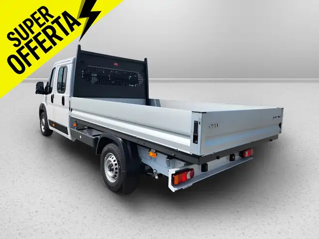 Opel Movano view 7