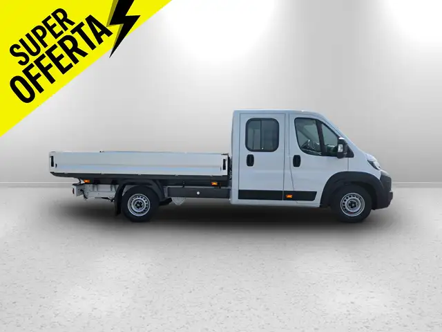Opel Movano view 4