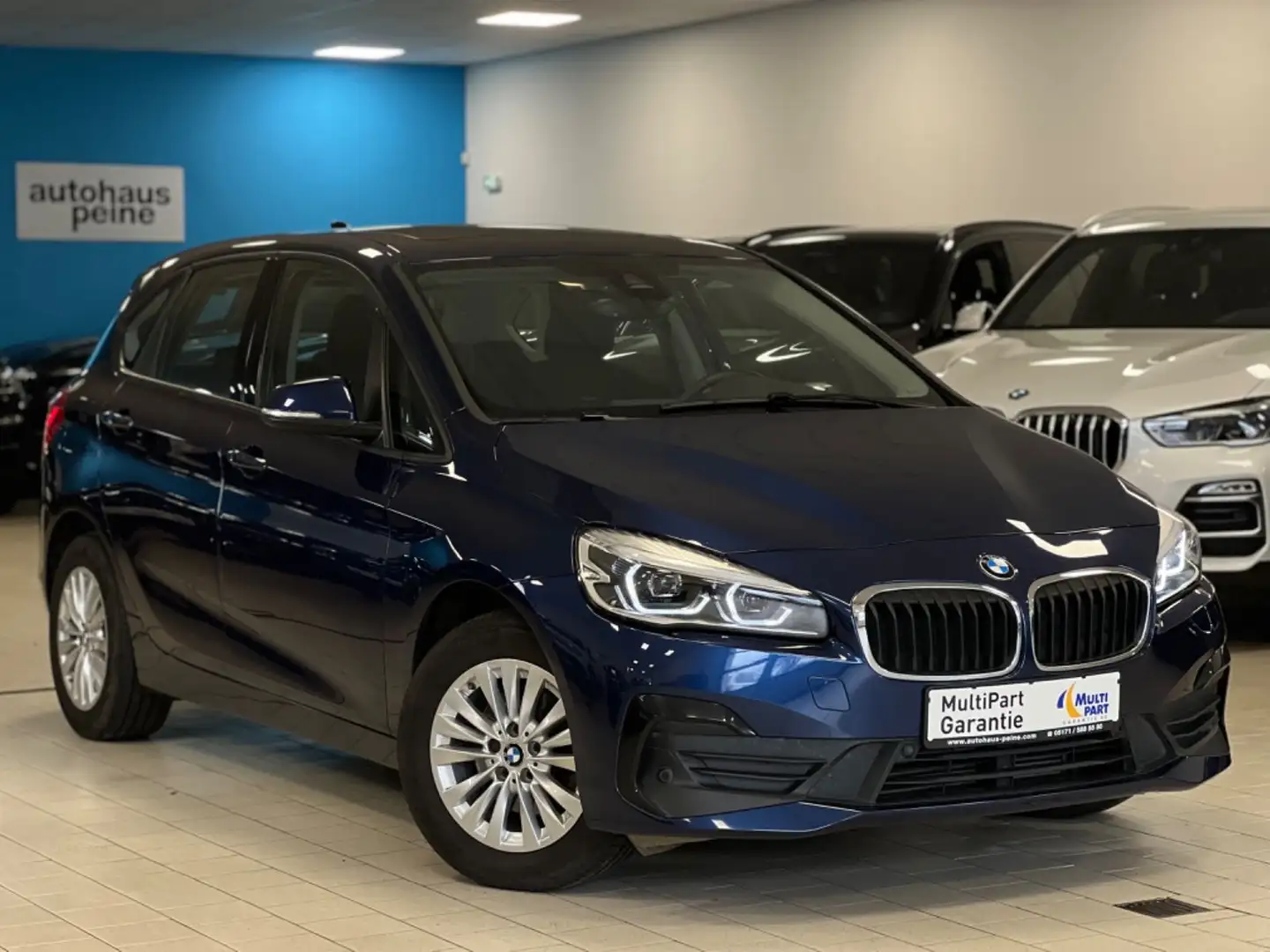 BMW 218 218i AT Navi/Panorama/SportSitze/LED/ParkAssist Синій - 1