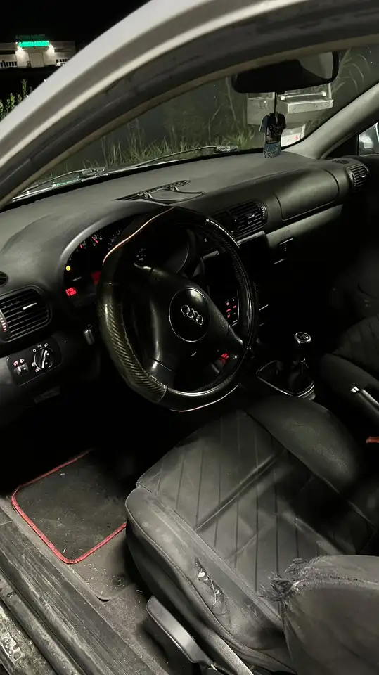 Audi A3 3p 1.9 tdi Attraction 130cv, foto 4