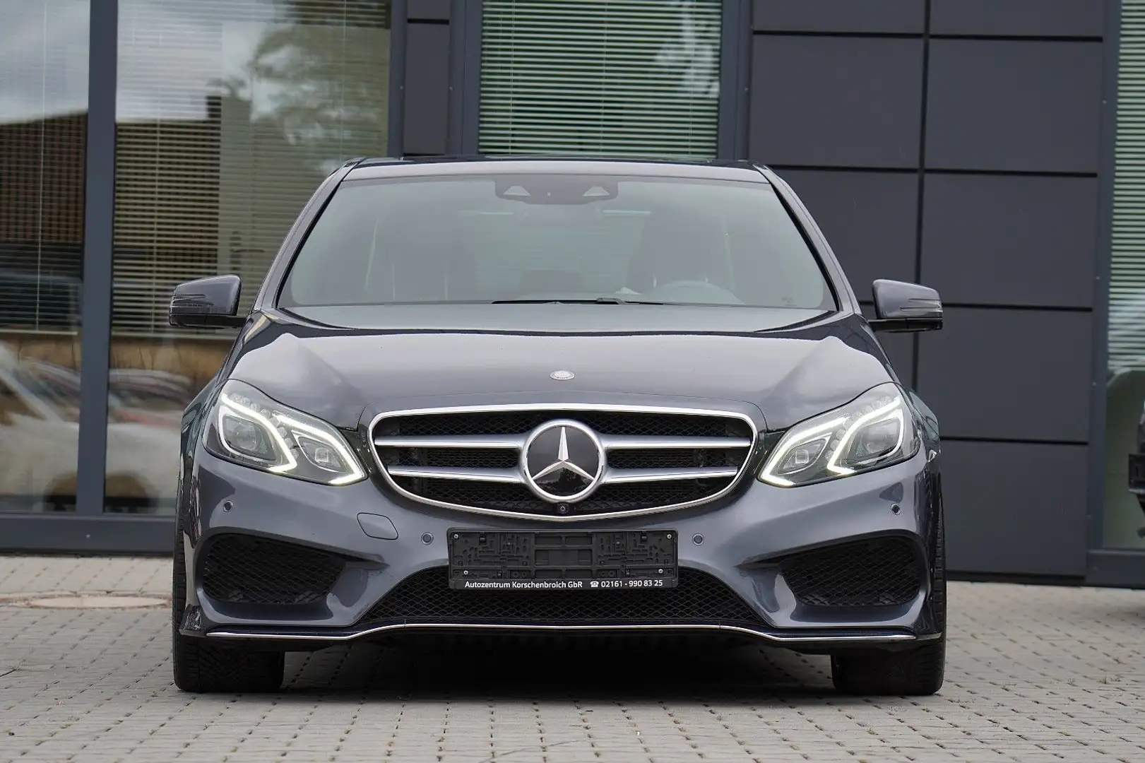 Mercedes-Benz E 400 4Matic AMG Line *MIT 2 JAHREN GARANTIE* Gris - 2