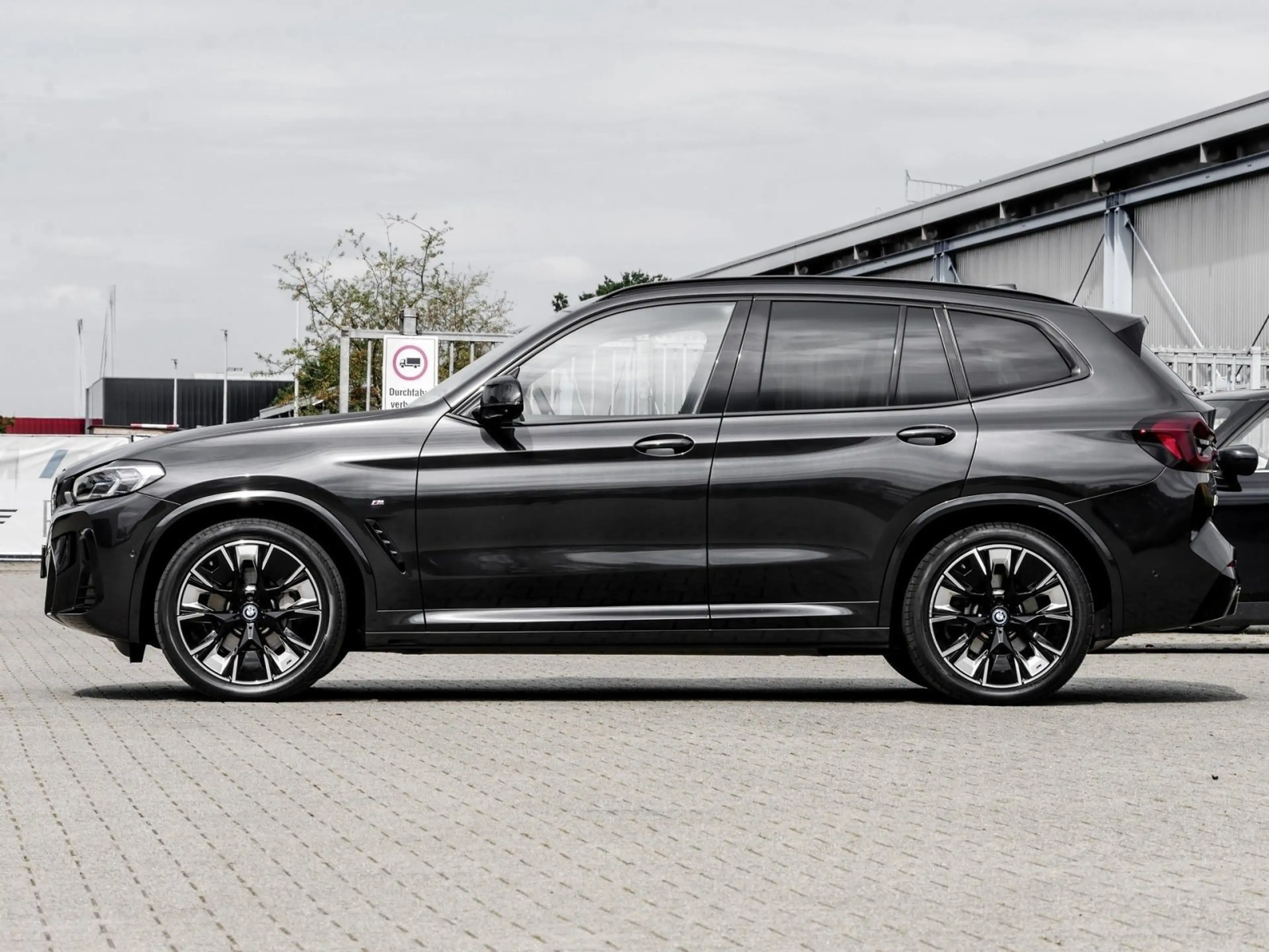 BMW iX3 M SPORT M Sport HUD PANO ACC AHK 360°KAM LM — photo 21