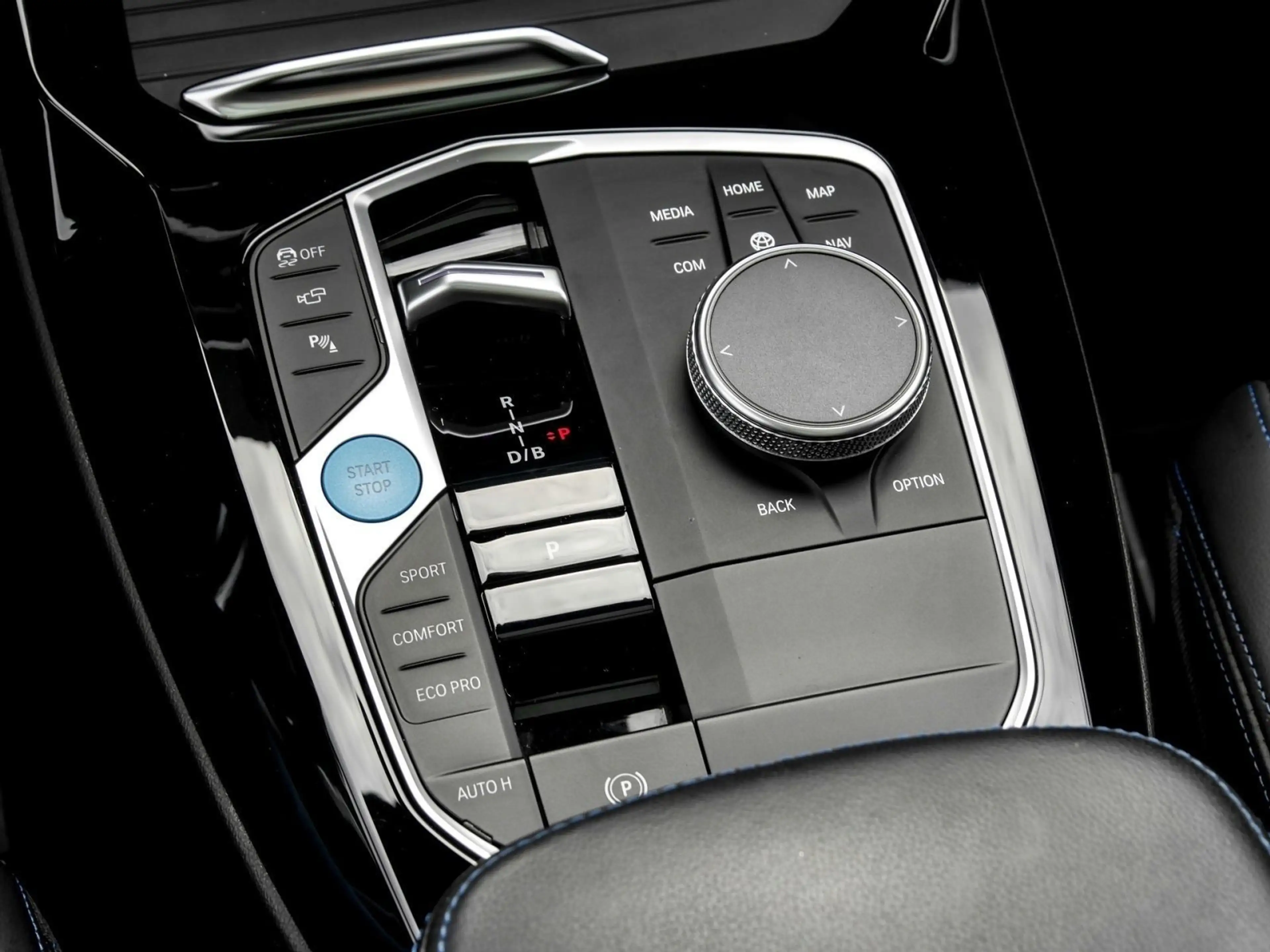 BMW iX3 M SPORT M Sport HUD PANO ACC AHK 360°KAM LM — photo 11