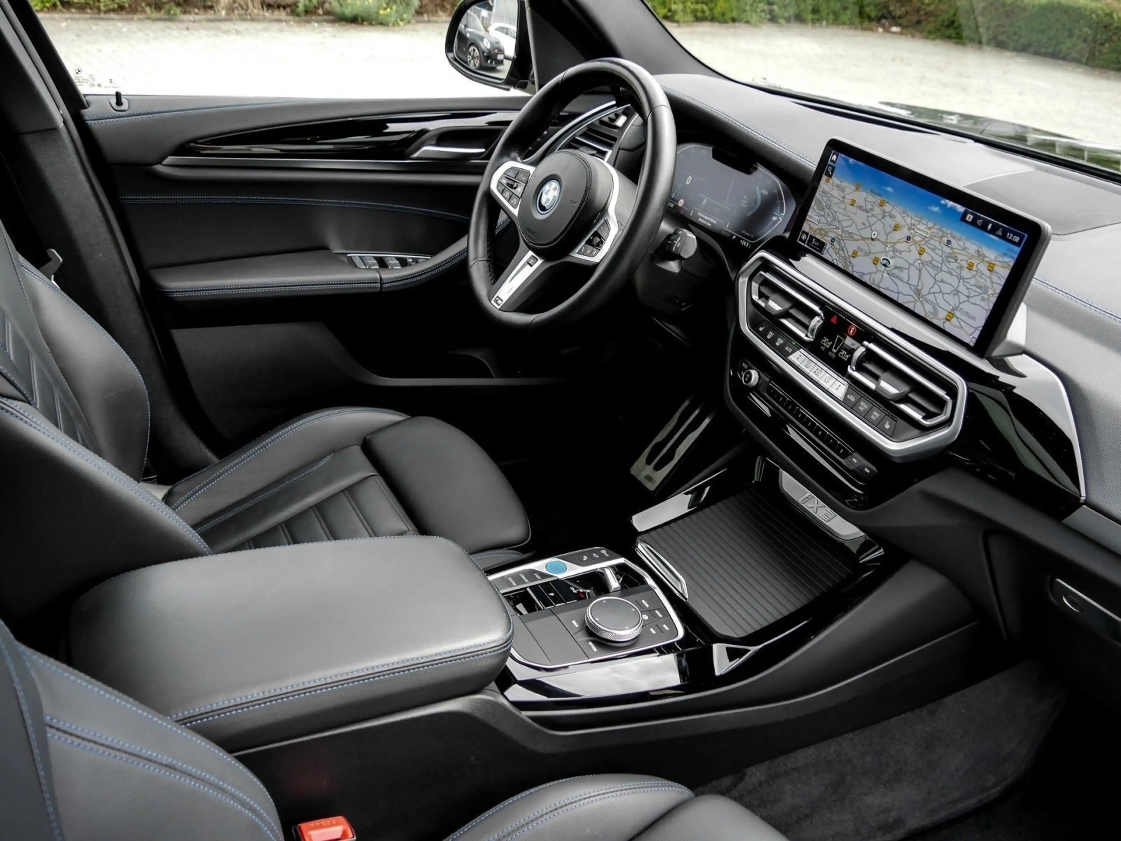 BMW iX3 M SPORT M Sport HUD PANO ACC AHK 360°KAM LM — photo 3