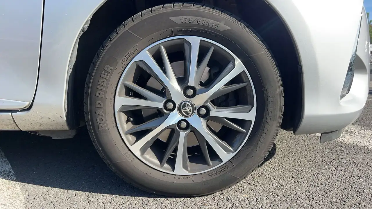 Toyota Yaris Yaris — photo 17