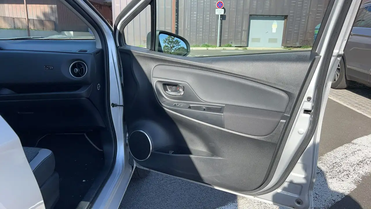 Toyota Yaris Yaris — photo 22