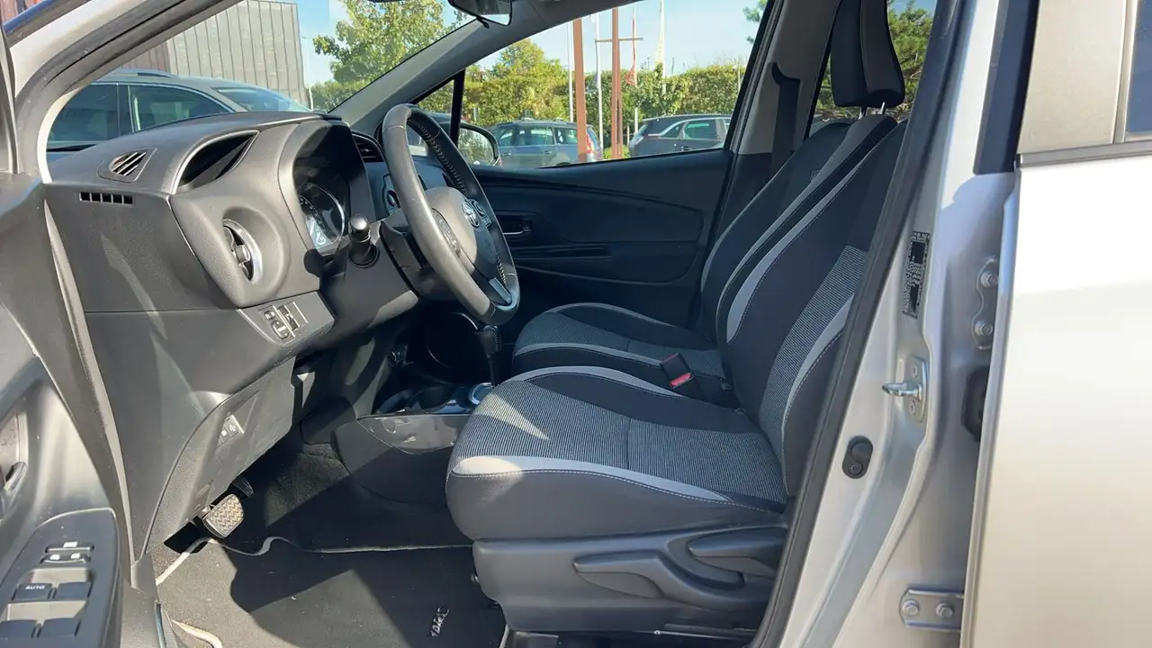 Toyota Yaris Yaris — photo 25