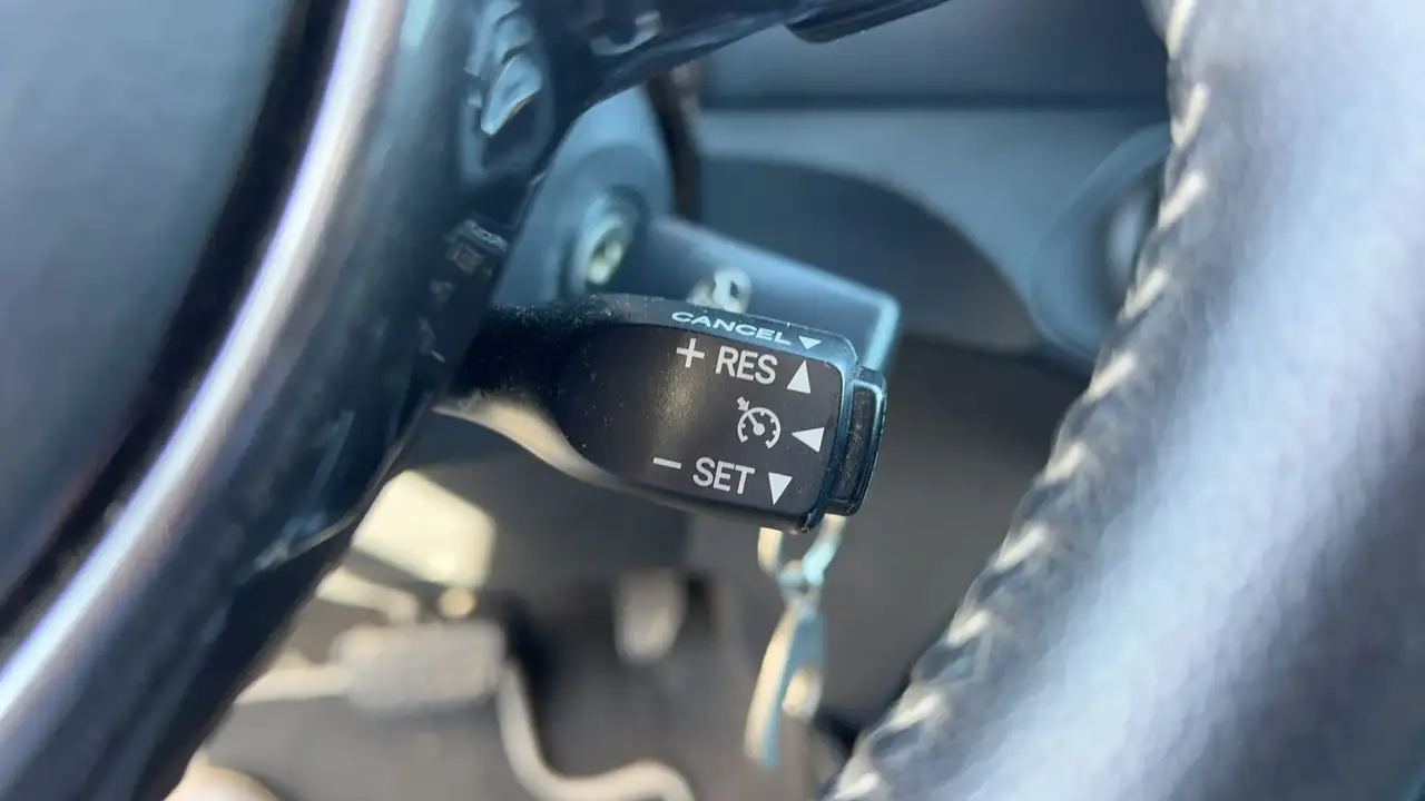 Toyota Yaris Yaris — photo 24