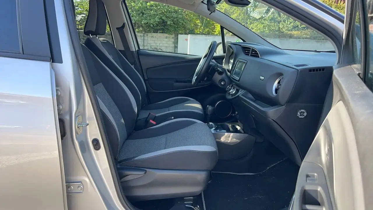 Toyota Yaris Yaris — photo 28