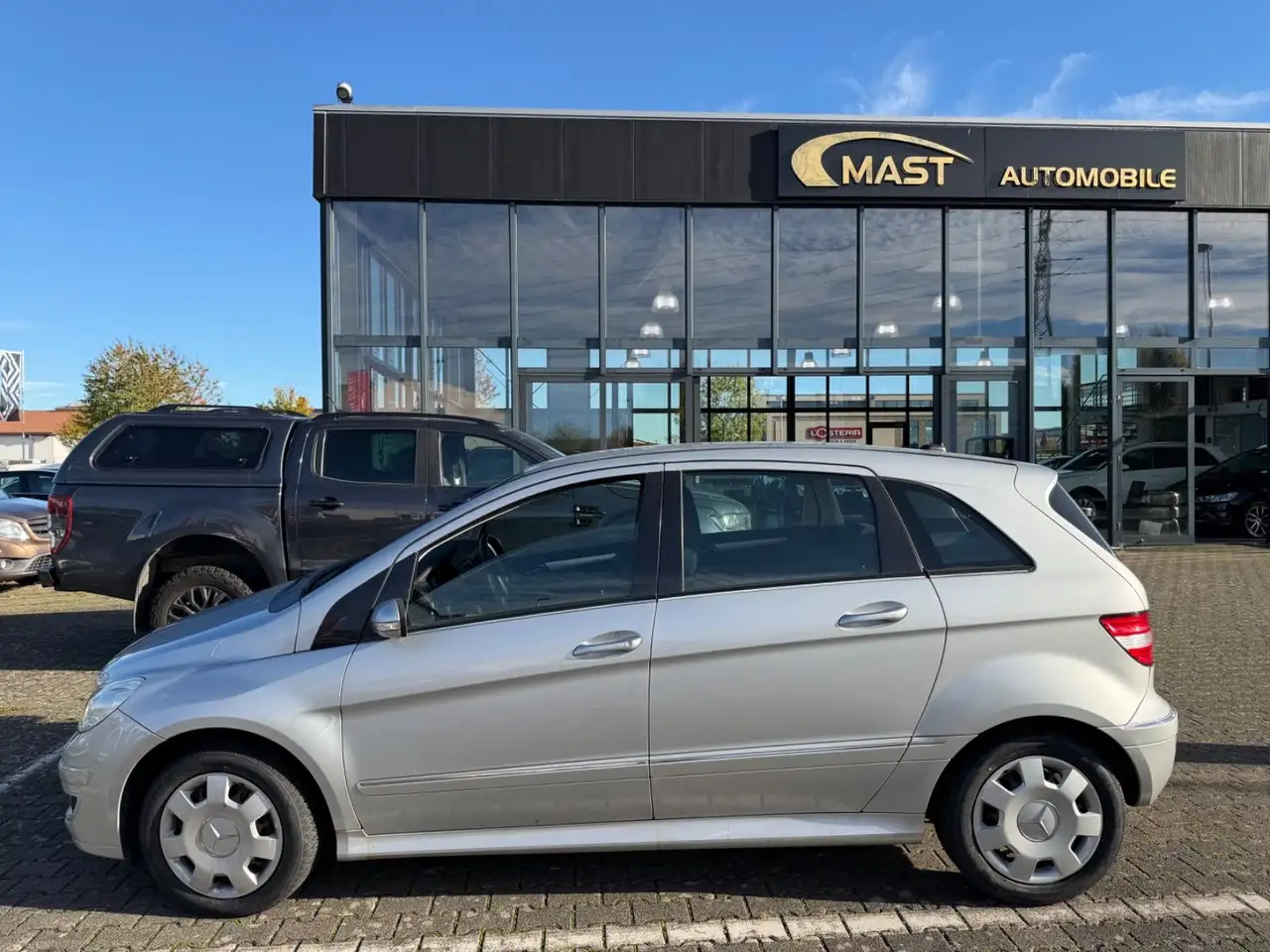 Mercedes-Benz B 200
