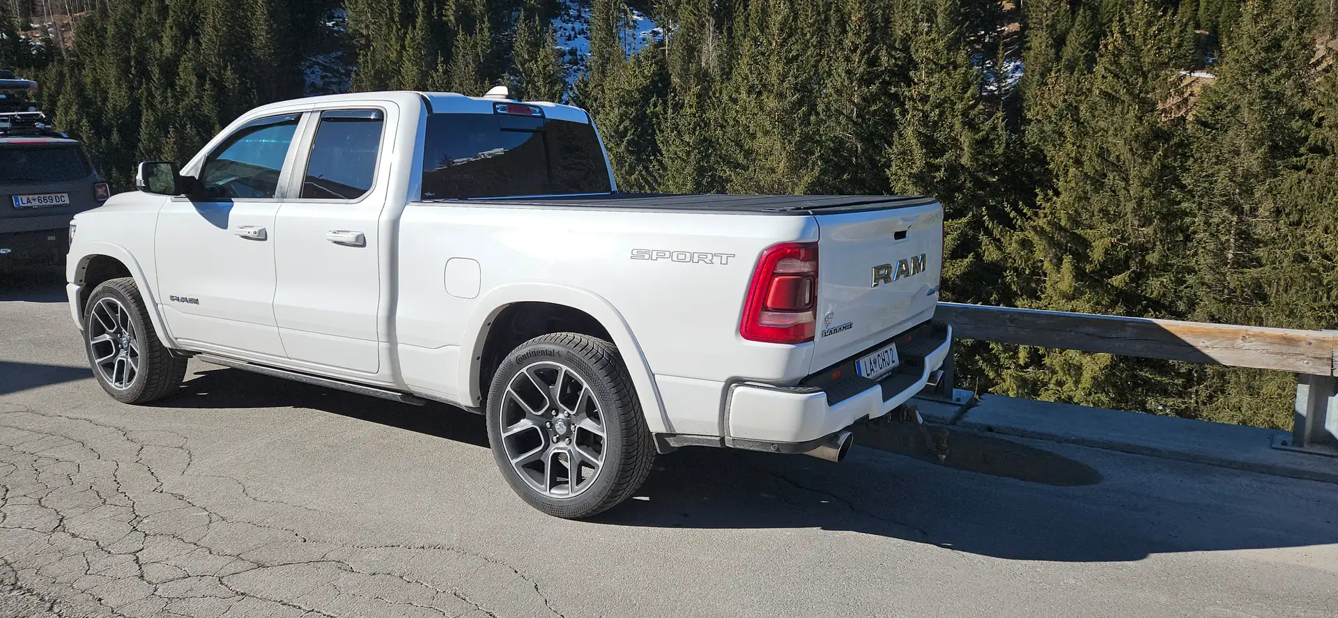 Dodge RAM Laramie  Sport  Quad Cab Weiß - 2