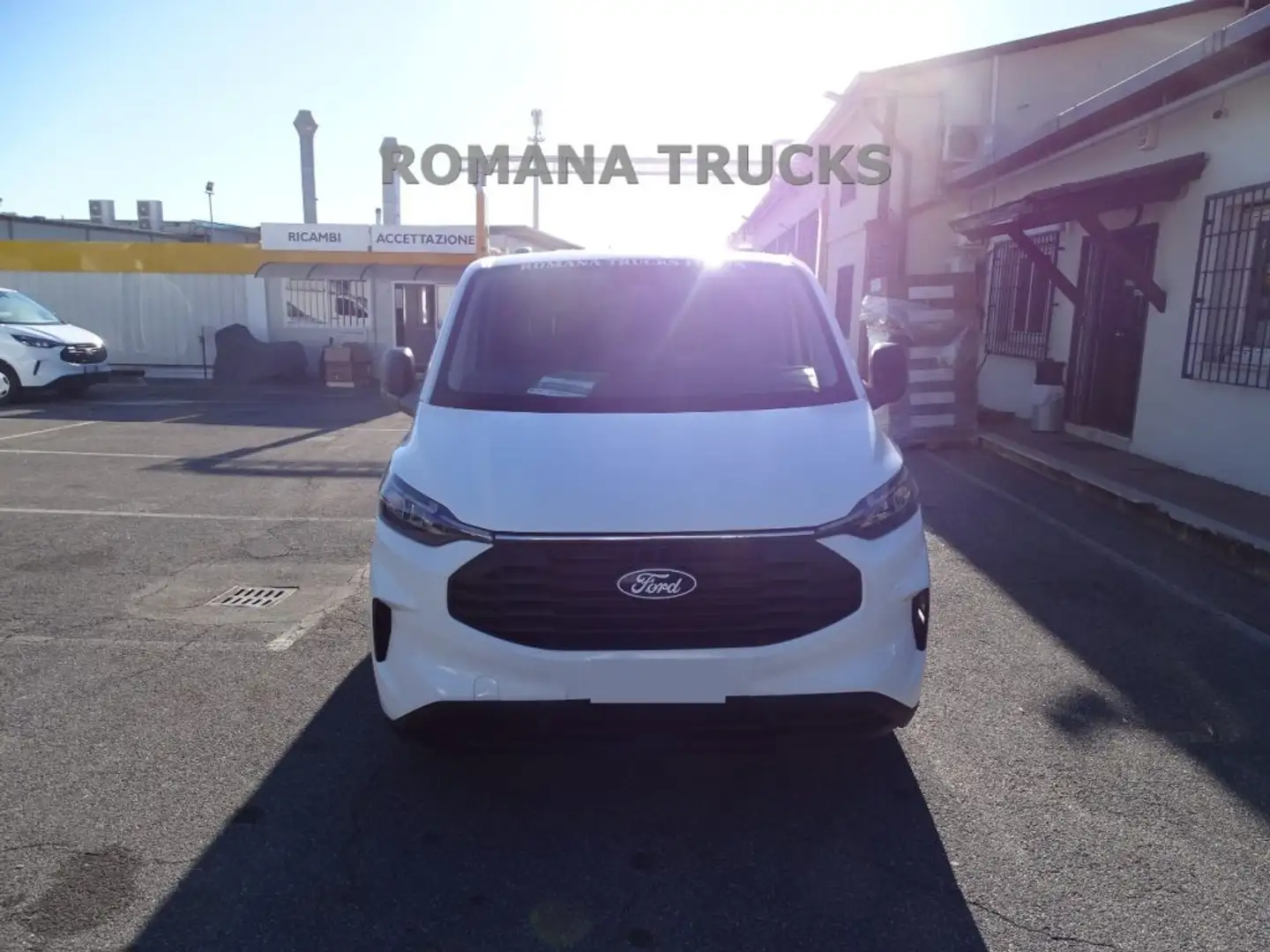 Ford Transit Custom 2.0 TDI 140CV ISOLATO HACCP + EVAPORATORE  FARMACI Bianco - 2