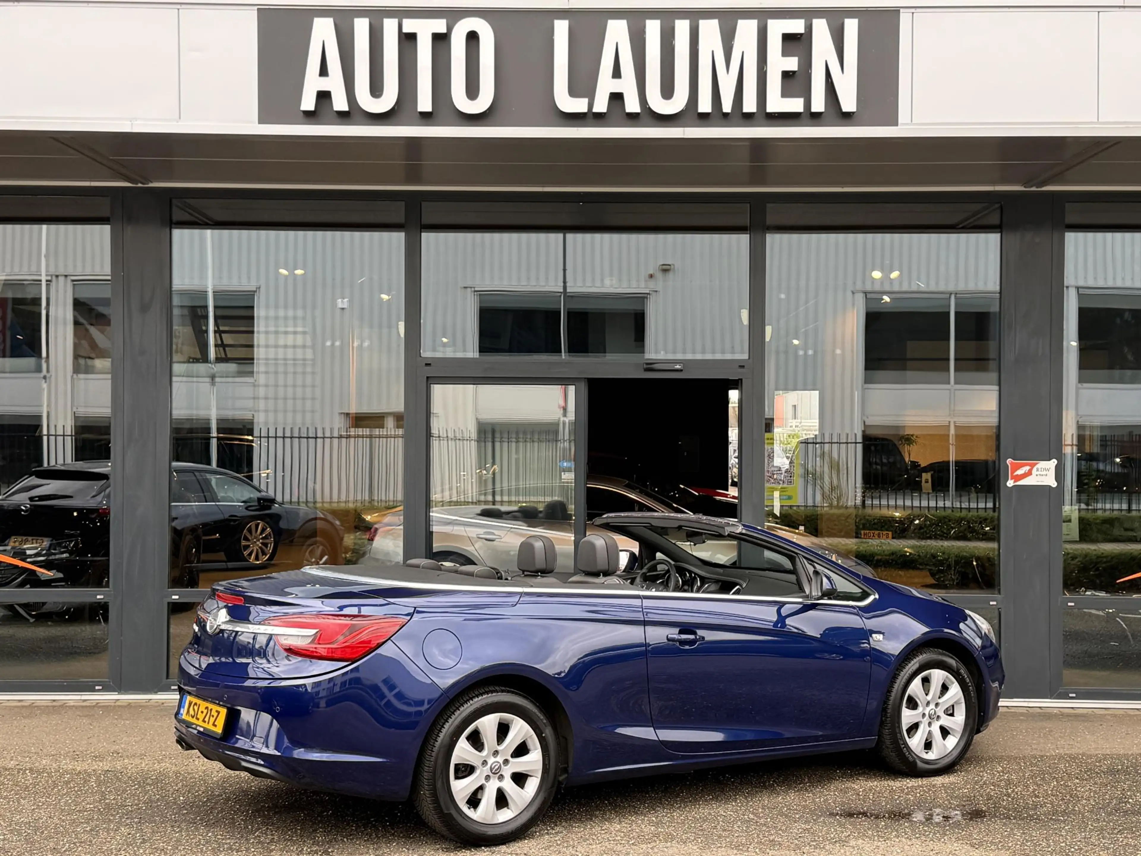 Opel Cascada 1.4 Turbo ecoFLEX Innovation 140 PK Cabriolet 66.0 — photo 4