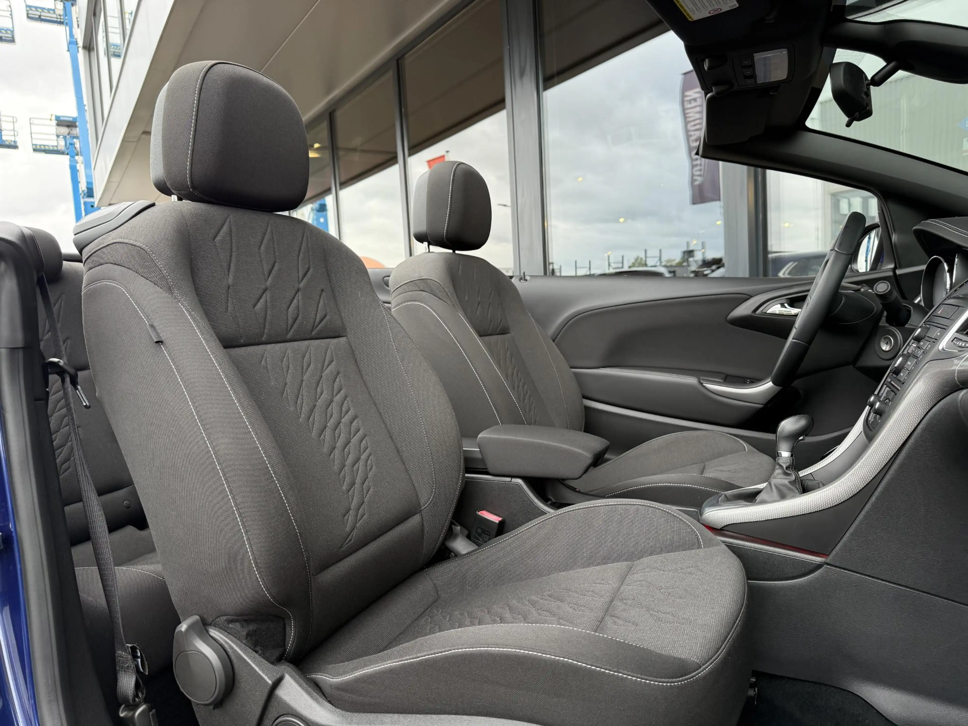 Opel Cascada 1.4 Turbo ecoFLEX Innovation 140 PK Cabriolet 66.0 — photo 13