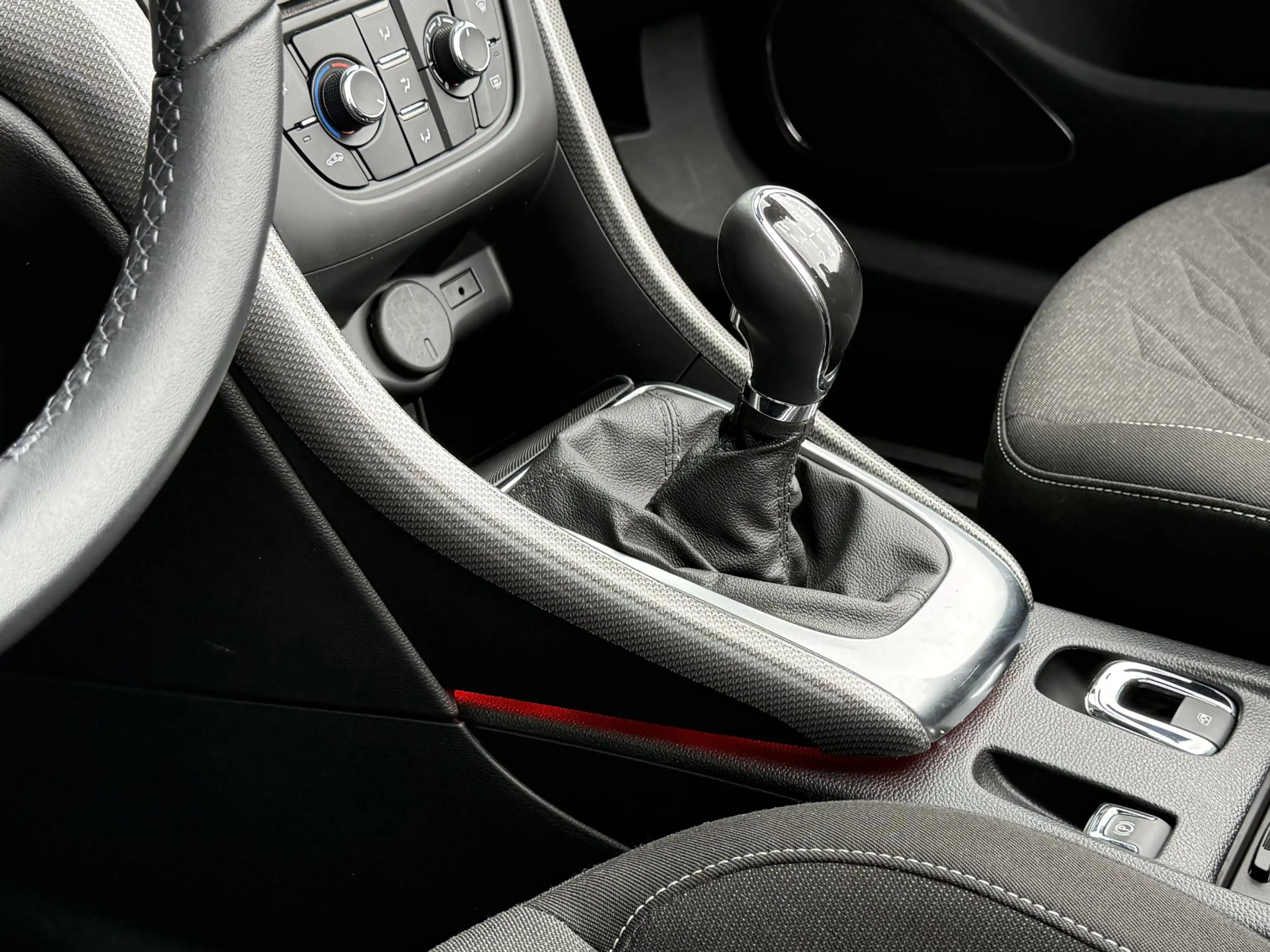 Opel Cascada 1.4 Turbo ecoFLEX Innovation 140 PK Cabriolet 66.0 — photo 18