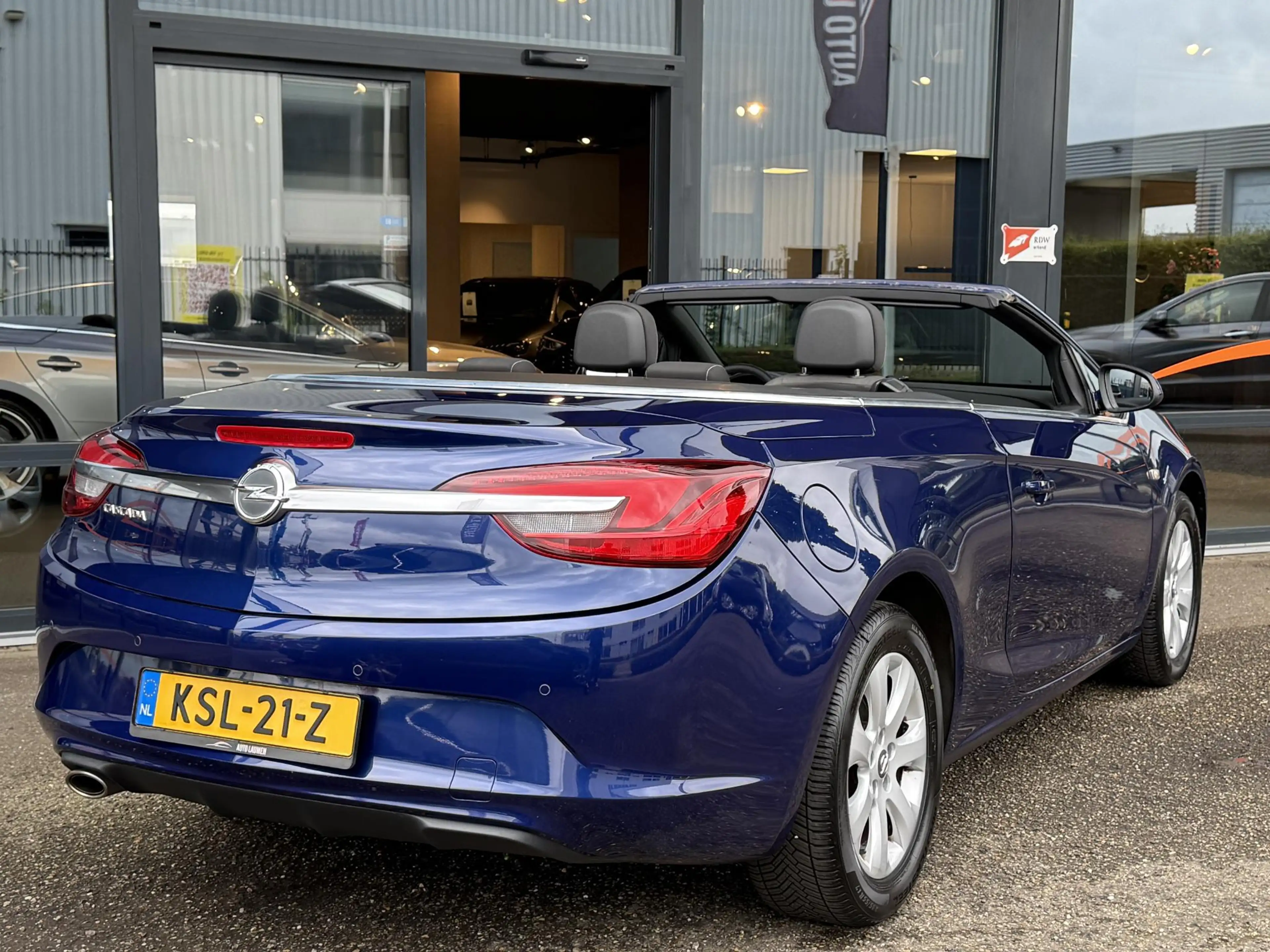 Opel Cascada 1.4 Turbo ecoFLEX Innovation 140 PK Cabriolet 66.0 — photo 11