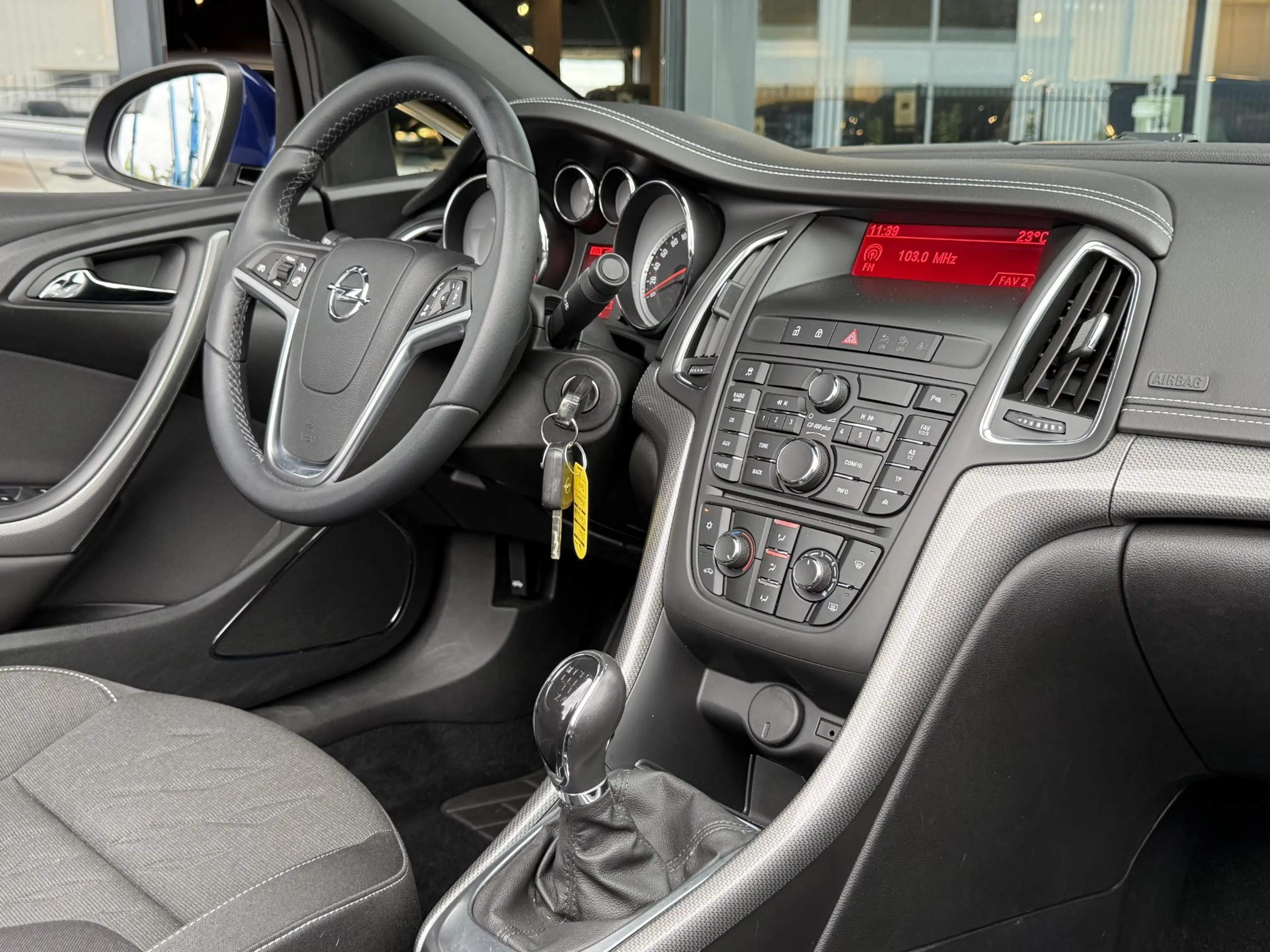 Opel Cascada 1.4 Turbo ecoFLEX Innovation 140 PK Cabriolet 66.0 — photo 24